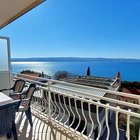 Luka Apartment *