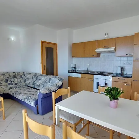 Luka Apartment Omis