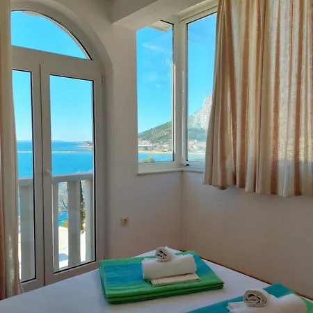 Luka Apartment *