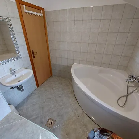 Luka Apartment *