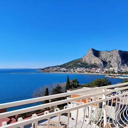 Luka Apartment Omis